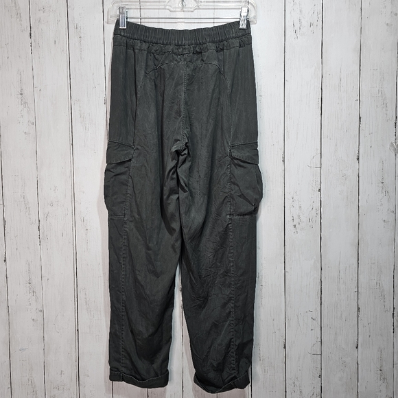Lululemon Women's Move Lightly Tencel Cargo Pants Cropped 25" Evergreen Size 4. - Picture 10 of 10